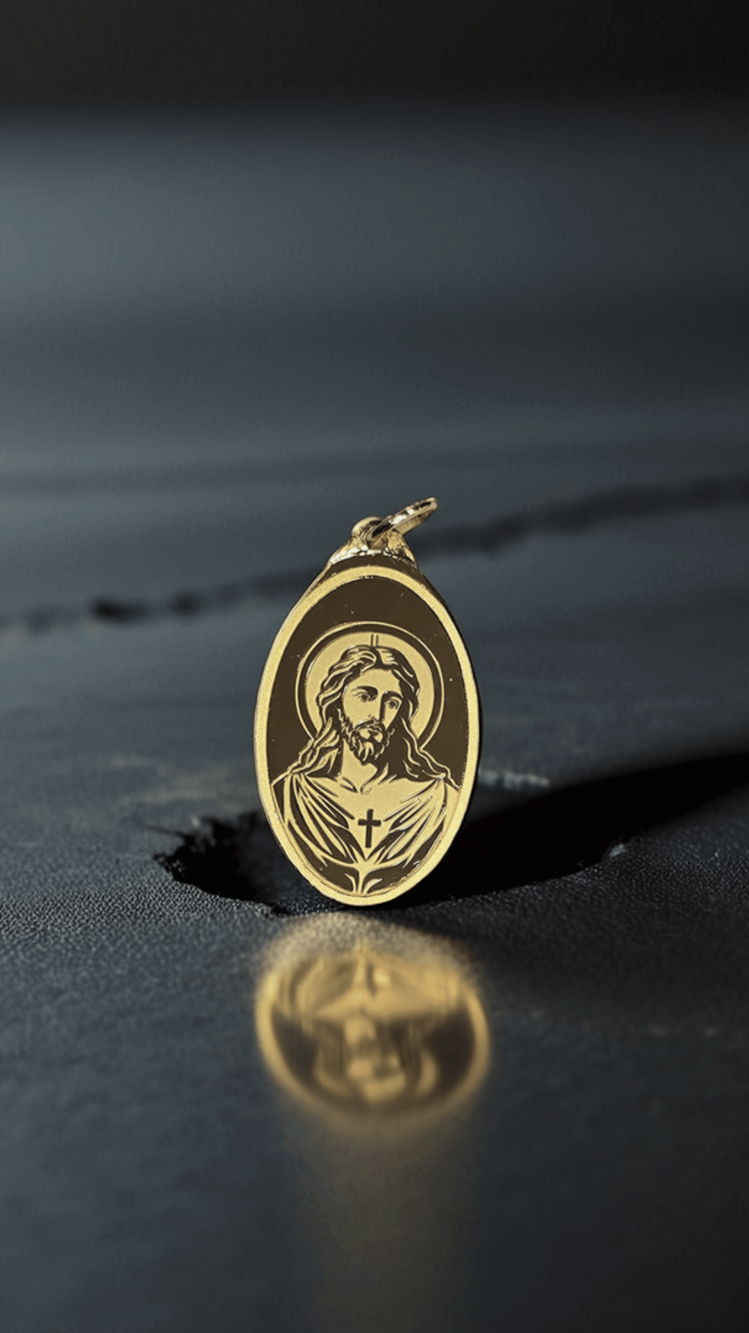5 Grams Gold Pendant 24K – (JESUS) Design
